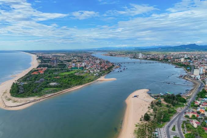 Buổi chiều tản bộ hoặc tắm biển Bảo Ninh 