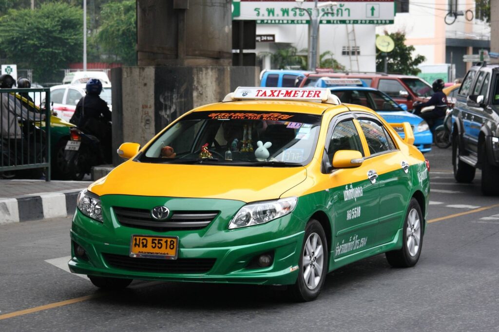 Từ sân bay Don Muang về Bangkok bằng Taxi