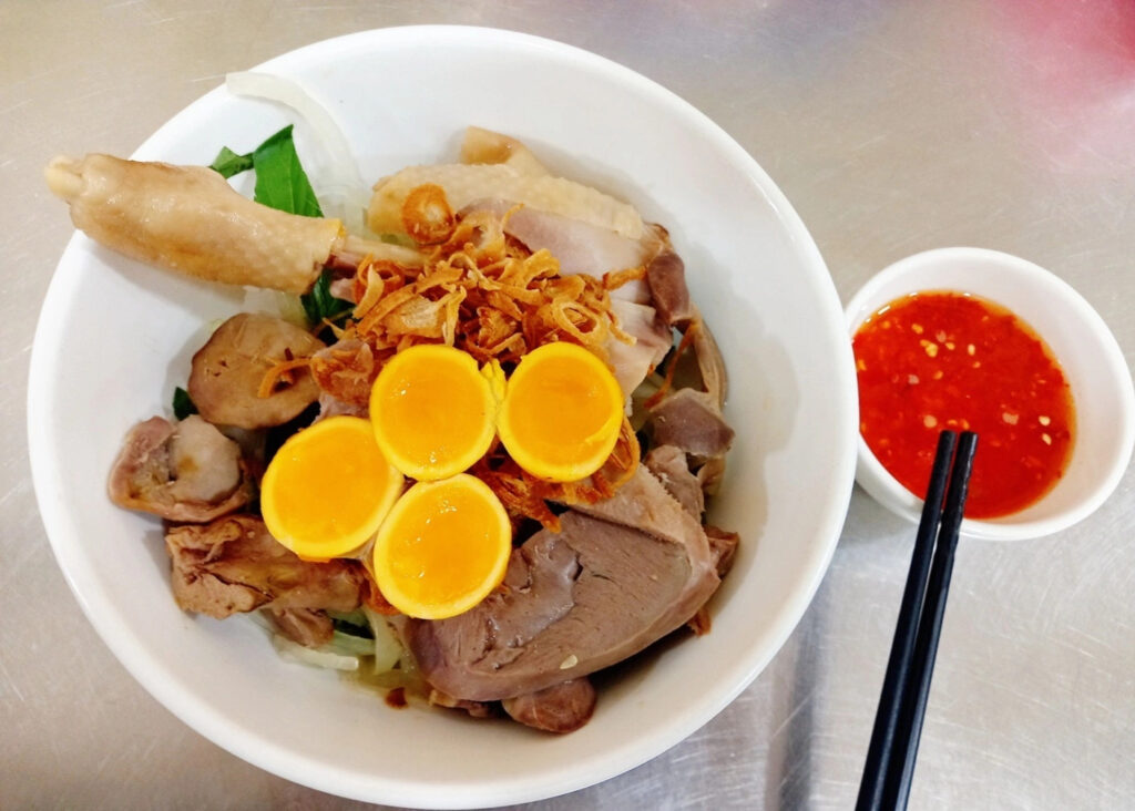 Bánh ướt lòng gà nổi tiếng Đà Lạt nên thử