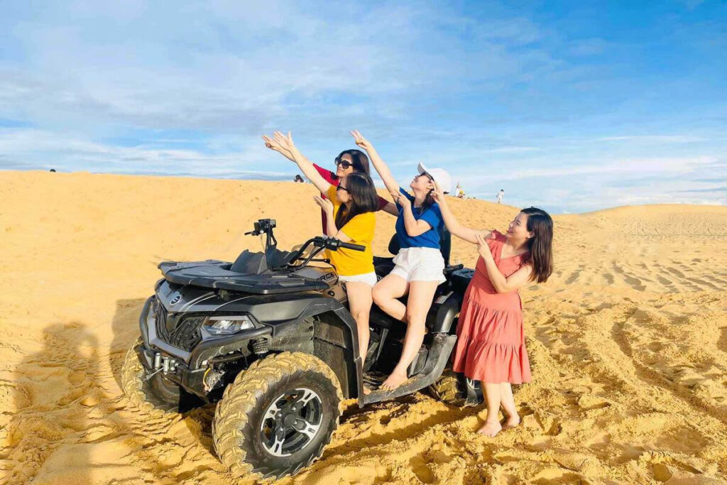 Trải nghiệm đi xe địa hình và trượt cá tại cồn cát Quang Phú 