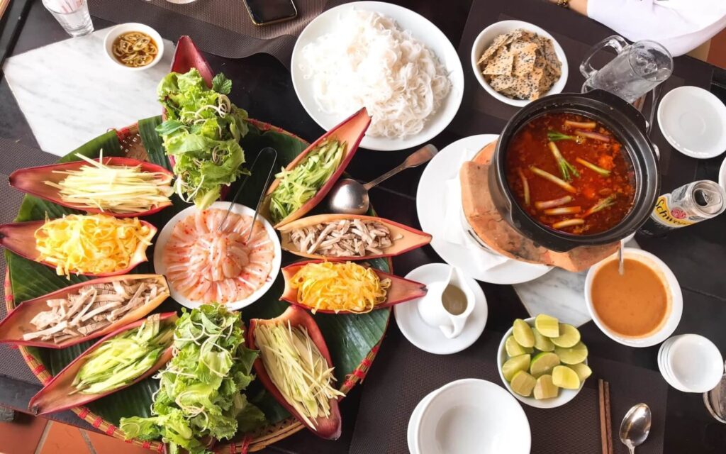 Món lẩu thả lạ mắt