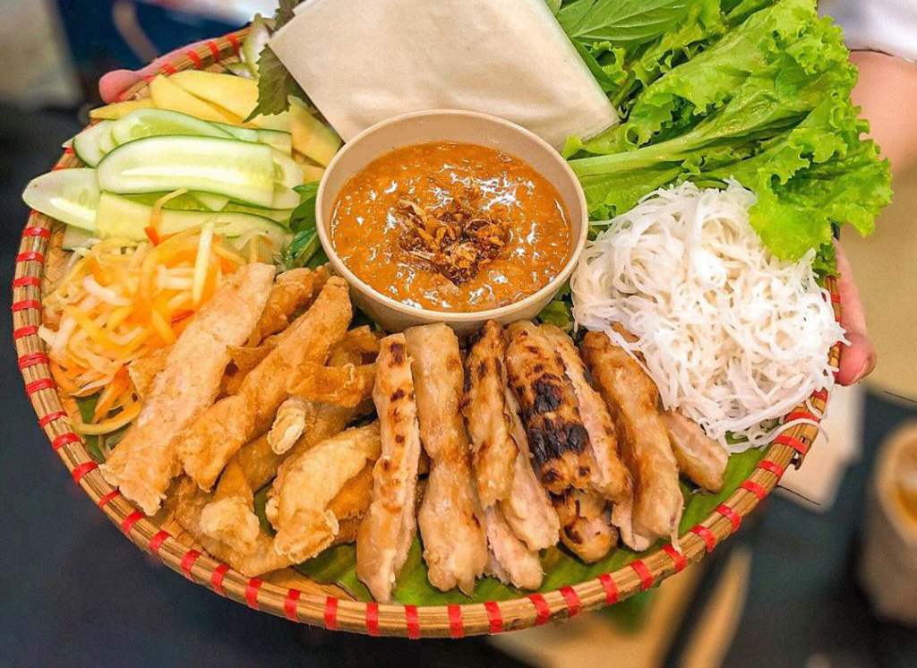Nem nướng thơm ngon đặc sản Nha Trang