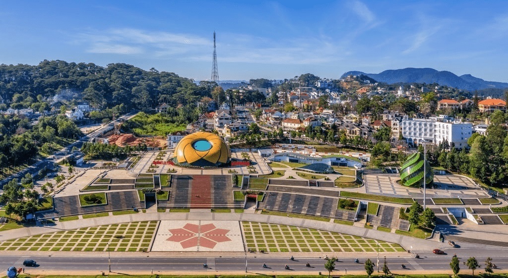 Dạo quanh quảng trường Lâm Viên biểu tượng thành phố Đà Lạt 